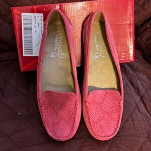AEROSOLES PINK SNAKESKIN LOAFERS